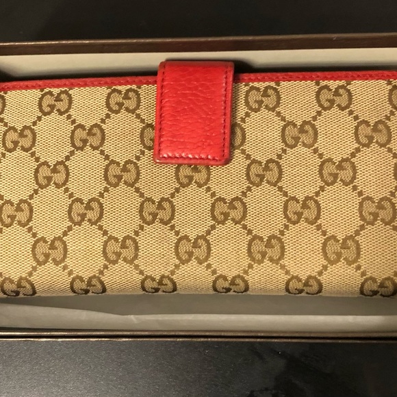 Gucci  Authentic monogram /Red  Wallet !!!!!! EUC - Picture 3 of 4